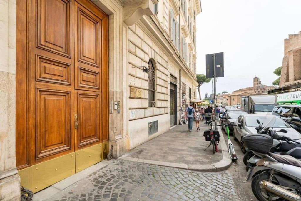 Fori Imperiali Luxe Mansion Roma Exterior foto